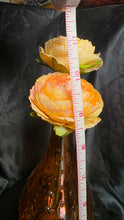 Cargar imagen en el visor de la galería, Vintage Amber Hobnail Glass Bud Vase with Faux Ranunculus Floral Accent
