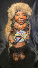 将图片加载到图库查看器，Vintage Nuni Alaskan Fur Doll Inuit Drummer Figurine Kiana Alaska
