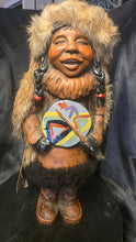 将图片加载到图库查看器，Vintage Nuni Alaskan Fur Doll Inuit Drummer Figurine Kiana Alaska
