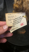 将图片加载到图库查看器，Vintage Nuni Alaskan Fur Doll Inuit Drummer Figurine Kiana Alaska
