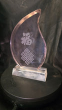 Cargar imagen en el visor de la galería, Modern Frosted Glass Sculpture Asian Symbol Knot Art Décor Piece
