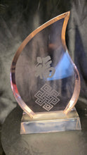 Cargar imagen en el visor de la galería, Modern Frosted Glass Sculpture Asian Symbol Knot Art Décor Piece
