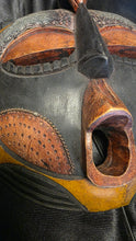 将图片加载到图库查看器，Handcrafted Ghana African Tribal Mask Carved Wood Wall Art Decor
