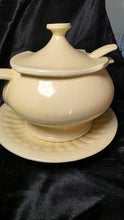 Cargar imagen en el visor de la galería, California Originals 852 MCM Tureen Set with Lid Ladle &amp; Underplate
