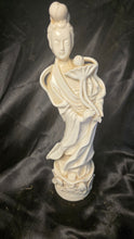 Charger l'image dans la galerie, Vintage Blanc de Chine Guanyin Figurine White Porcelain Goddess of Mercy
