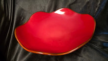 Cargar imagen en el visor de la galería, Southern Living At Home Cinnabar Footed Ruffled Edge Serving Bowl
