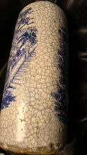 将图片加载到图库查看器，Vintage Chinoiserie Blue &amp; White Crackle Glaze Vase Scenic Landscape Motif
