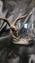 Load image into Gallery viewer, Bronze Finish Bald Eagle Waves of Freedom 4x6 Photo Frame Sculpture
