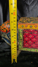 Cargar imagen en el visor de la galería, Hand Painted Rajasthani Wooden Elephant Jewelry Trinket Box
