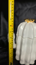 Charger l'image dans la galerie, Opalhouse White Ceramic Cactus Cookie Jar with Gold Flower Lid
