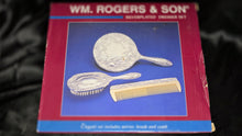 गैलरी व्यूवर में इमेज लोड करें, Vintage WM. Rogers &amp; Son Silverplated 3-Piece Dresser Vanity Set
