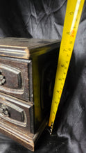 गैलरी व्यूवर में इमेज लोड करें, Vintage Wooden Jewelry Box Chest Organizer With Velvet Lined Drawers
