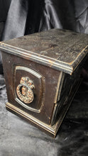 गैलरी व्यूवर में इमेज लोड करें, Vintage Wooden Jewelry Box Chest Organizer With Velvet Lined Drawers
