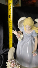 गैलरी व्यूवर में इमेज लोड करें, Member's Mark Porcelain Angel Figurine with Floral Balcony
