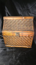 将图片加载到图库查看器，Vintage Wood &amp; Woven Cane Storage Box Keepsake Chest Trinket Box with Latch
