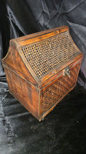 将图片加载到图库查看器，Vintage Wood &amp; Woven Cane Storage Box Keepsake Chest Trinket Box with Latch
