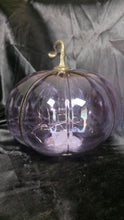 将图片加载到图库查看器，Lighted Purple Glass Pumpkin Cloche with Fairy Lights Autumn Halloween Décor
