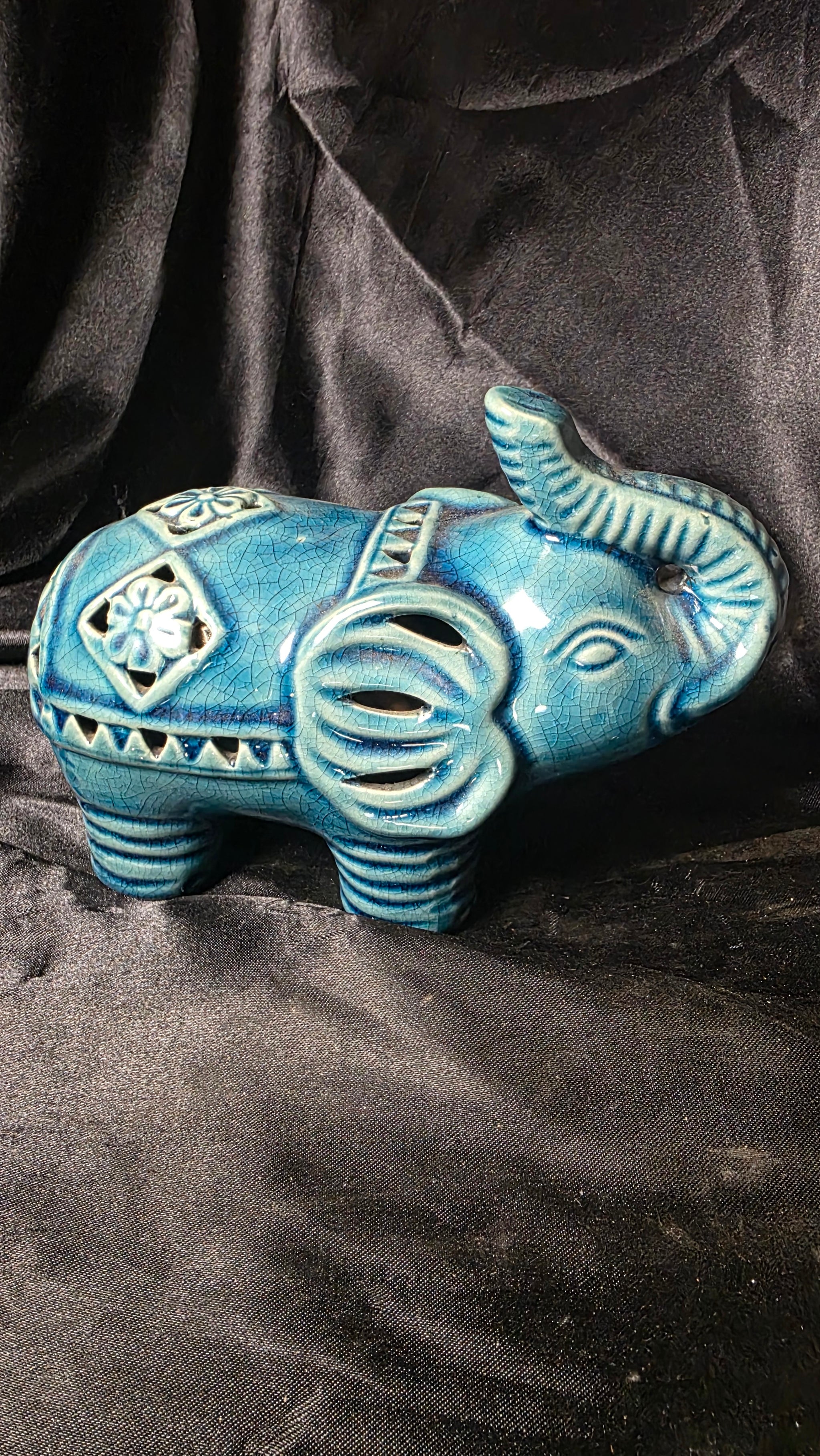 Vintage Blue Ceramic Elephant Potpourri Holder – Crackle Glaze