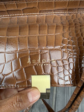 Cargar imagen en el visor de la galería, Assots London Genuine Leather Croc Embossed Satchel Handbag Tan Brown Crossbody
