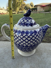 Cargar imagen en el visor de la galería, Vintage 1990s Boleslawiec Polish Pottery Teapot Blue Bird Lid Hand Painted
