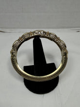Charger l'image dans la galerie, Heidi Daus Grand Slam Golden Shadow Crystal Deco Bracelet Size Large #9
