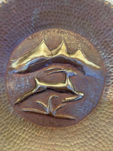 将图片加载到图库查看器，Vintage Hand Hammered Brass Copper A Souvenir From Delphi Greek Wall Plate
