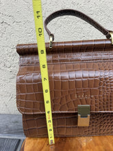 Cargar imagen en el visor de la galería, Assots London Genuine Leather Croc Embossed Satchel Handbag Tan Brown Crossbody
