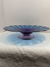 将图片加载到图库查看器，2002 Signed Seasholtz Studio Art Glass Amethyst Blue Ruffled Pedestal Bowl
