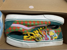 गैलरी व्यूवर में इमेज लोड करें, The Simpsons x Vans Old Skool Moe's Tavern Green Suede Sneakers Size 10
