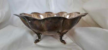 Charger l&#39;image dans la galerie, Vintage Reed &amp; Barton 1095 Silver Plated Footed Bowl - Elegant Décor Accent
