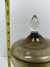 Charger l'image dans la galerie, Vintage MCM Avocado Green Art Glass Lidded Compote Bubble Pedestal Dish
