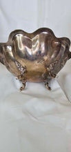 Cargar imagen en el visor de la galería, Vintage Reed &amp; Barton 1095 Silver Plated Footed Bowl - Elegant Décor Accent
