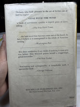 गैलरी व्यूवर में इमेज लोड करें, Vintage Gone With the Wind Margaret Mitchell November 1974 Hardcover Dust Jacket
