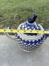 Cargar imagen en el visor de la galería, Vintage 1990s Boleslawiec Polish Pottery Teapot Blue Bird Lid Hand Painted
