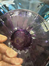 将图片加载到图库查看器，2002 Signed Seasholtz Studio Art Glass Amethyst Blue Ruffled Pedestal Bowl
