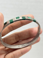 Load image into Gallery viewer, Vintage Taxco Mexico 925 Sterling Silver Malachite Hinged Bangle Bracelet
