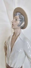 将图片加载到图库查看器，Lladro Porcelain Fisherman Figurine - Exquisite Vintage Collectible Treasure
