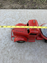 Cargar imagen en el visor de la galería, Vintage Smith Miller 1950s Mack SMFD No 3 Aerial Ladder Fire Truck Pressed Steel
