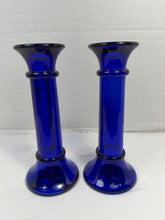 Cargar imagen en el visor de la galería, Vintage Imperial Glass Cobalt Blue Taper Candlestick Holders Mid Century Pair
