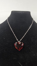 Charger l'image dans la galerie, Crimson Heart Faceted Glass Pendant Necklace – Silver-Tone Beaded Chain
