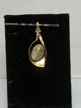 Cargar imagen en el visor de la galería, Vintage 14K Yellow Gold Tiger Eye Teardrop Pendant Estate Jewelry Charm
