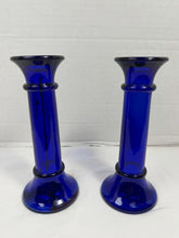 Cargar imagen en el visor de la galería, Vintage Imperial Glass Cobalt Blue Taper Candlestick Holders Mid Century Pair
