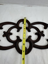 Charger l'image dans la galerie, Vintage Southern Living at Home Wrought Iron - top view
