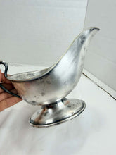 将图片加载到图库查看器，Vintage Silverplate Footed Gravy Boat American Classic Victorian Curved Handle
