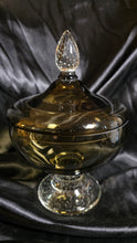 Charger l'image dans la galerie, Vintage MCM Avocado Green Art Glass Lidded Compote Bubble Pedestal Dish
