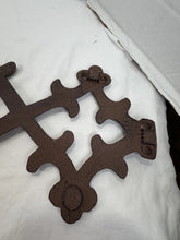 Charger l'image dans la galerie, Vintage Southern Living at Home Wrought Iron - alternate angle
