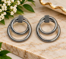 Load image into Gallery viewer, Vintage Two-Tone Textured Rope Door Knocker Clip-On Dangle Earrings USA
