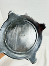 Charger l'image dans la galerie, Antique Silverplated Footed Teapot Victorian Style Hinged Lid USA Post-1940
