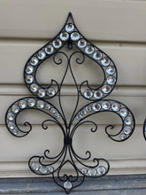 Cargar imagen en el visor de la galería, Large Wrought Iron Fleur-de-Lis Wall Art Set - side view
