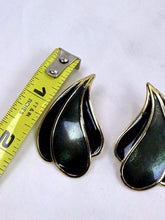 Load image into Gallery viewer, Vintage 1980s Gold Tone Black Enamel Flame Motif Leaf Stud Earrings USA
